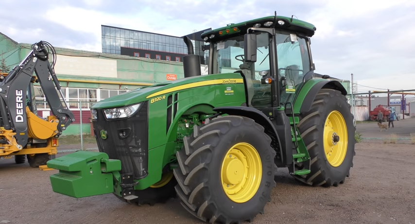 Трактор «John Deere 8320R»