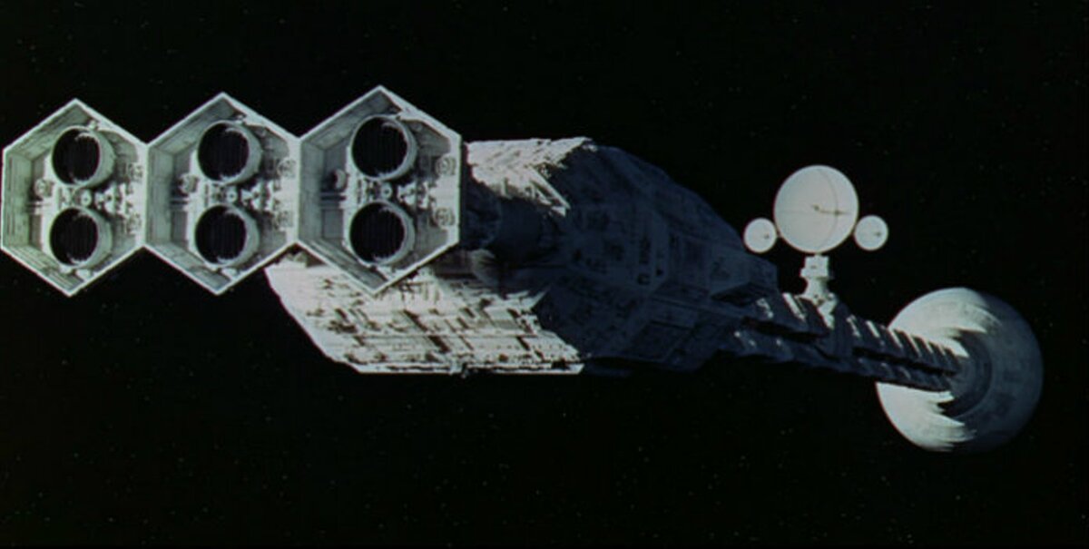 "Дискавери-1" Ползёт по инерции...