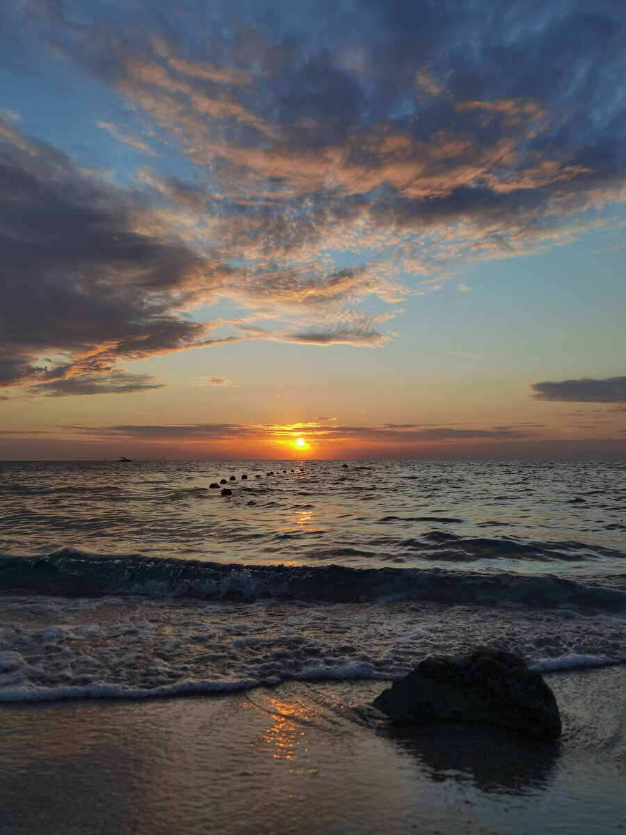 В Оленевке мы провожали красивые закаты
