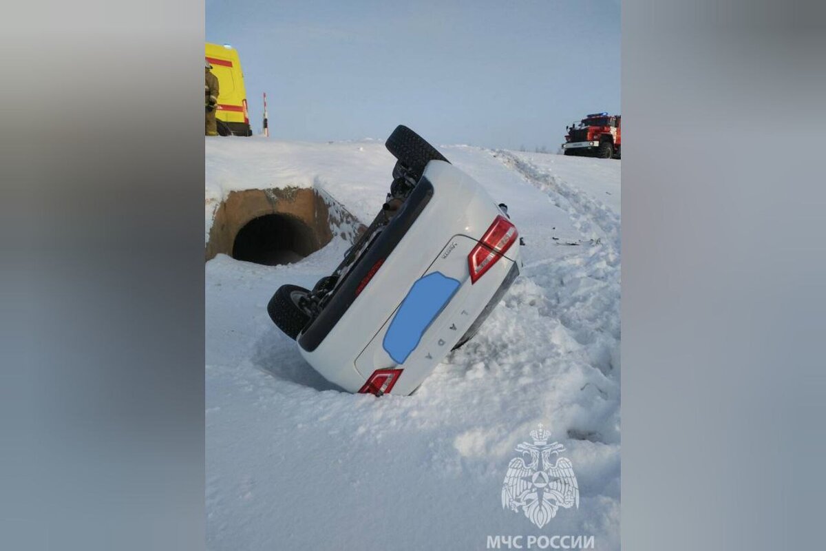  📷    На трассе Оренбург-Самара в слетевшей в кювет «Ладе» пострадали водитель и пассажир Андрей Севостьянов