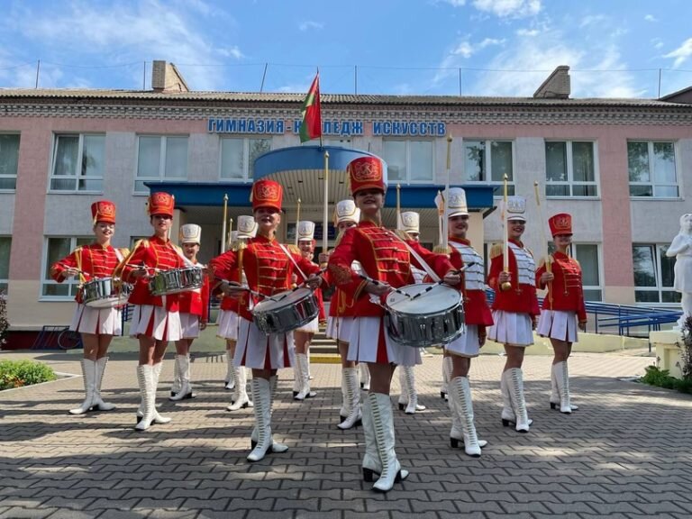 Заслуженный любительский коллектив республики Беларусь, народный фольк-шоу балет «Альянс»