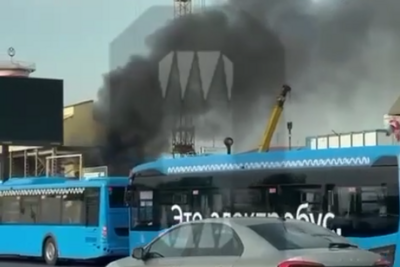    Пожар на стройке рядом с Рижским вокзалом в Москве ©Скриншот