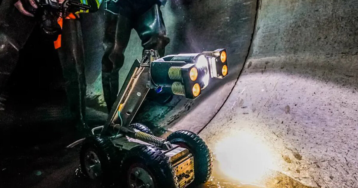 У службы телеинспекции ГУП «Мосводосток» в арсенале пять таких роботов