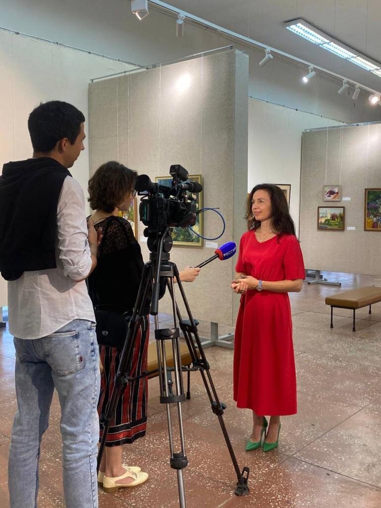    В  Туле , в зале на Красноармейском, 16 , проходит выставка Екатерины Дворкович "Однажды летом...-2