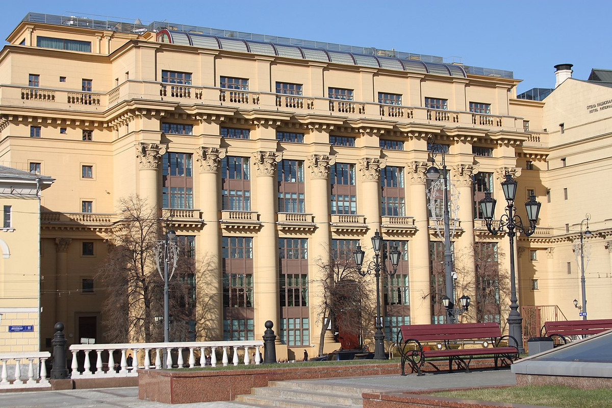 Дом Жолтковского на Моховой в Москве