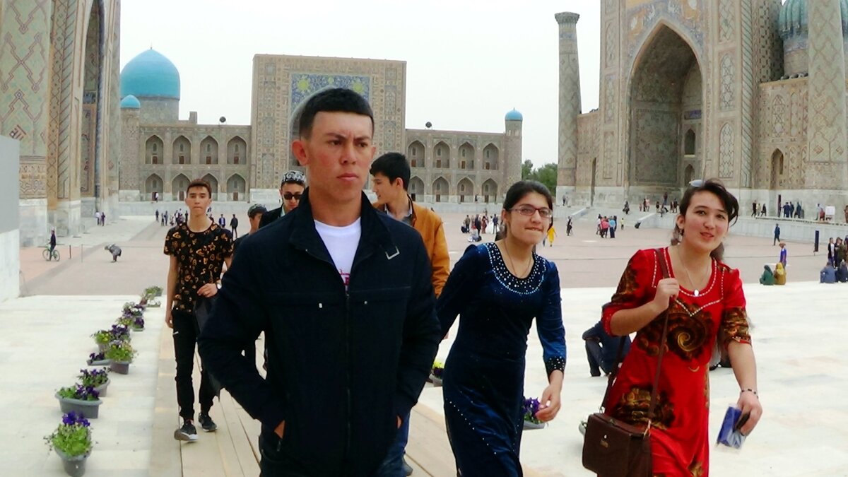 Золотая палата самарканд. Самарканд цыгане. Комплекс шелковый путь самарканд. Самарканд зона отдыха. Учтиники выжить в самарканде.