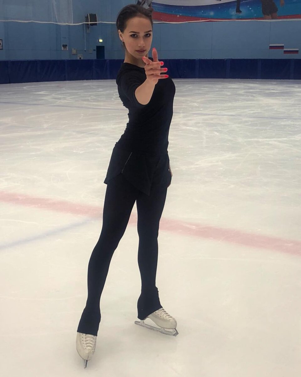 Алина в образе. Источник фото: https://www.instagram.com/azagitova/