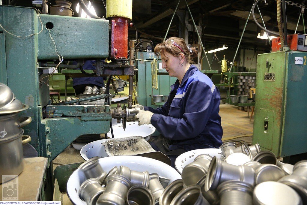 На площадке «СТАЛЬЭМАЛИ» в Череповце трудятся 1047 работников, в том числе 810 женщин