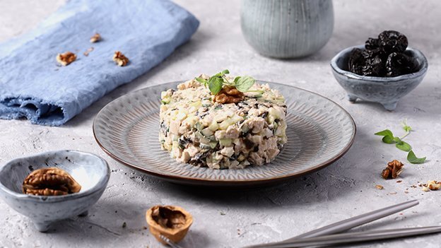 салат с ананасом и грецким орехом и курицей пошаговый рецепт | Дзен