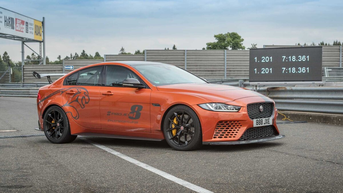 Самый быстрый серийный седан: Jaguar XE SV Project 8 установил рекорд  прохождения трасы Нюрбургринг Нордшляйфе | Интересно и познавательно | Дзен