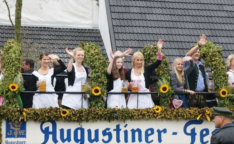 Повозка владельцев пивоварни Аугустинер