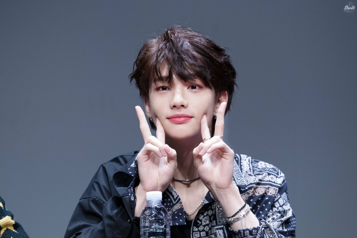 Фотки хенджина. Хван Хёнджин. Хён Джин Stray Kids 2020. Хван Хенджин 2020. Stray Kids Хван Хёнджин.