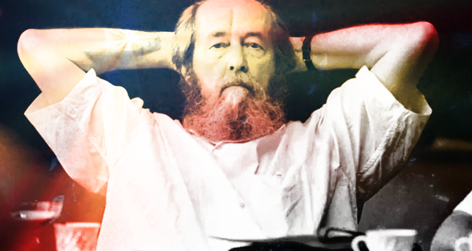 «Отмываться всегда трудней, чем плюнуть. Надо уметь быстро и в нужный момент плюнуть первым». (А.Солженицын «Март семнадцатого»)