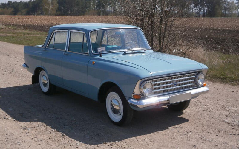 Автомобиль "Москвич - 408". Фото взято из интернет - источника: https://www.zr.ru/content/articles/910922-moskvich-kotoryj-ne-smog/