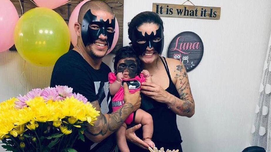 Луна с родителями