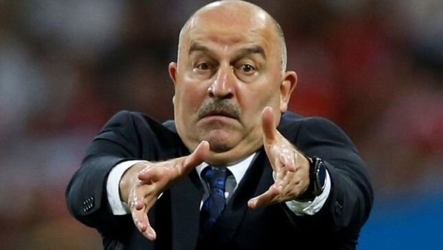 Тренер сборной России по футболу