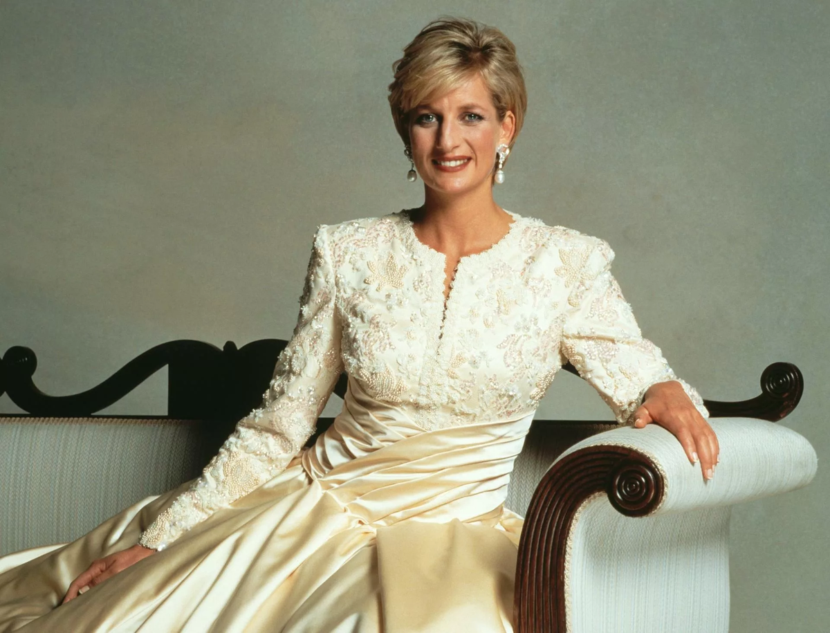 Суть принцессы дианы. Принцесса диана 2022. Принцесса диана спенсер. Диана спенсер. Элизабет дебики принцесса диана.