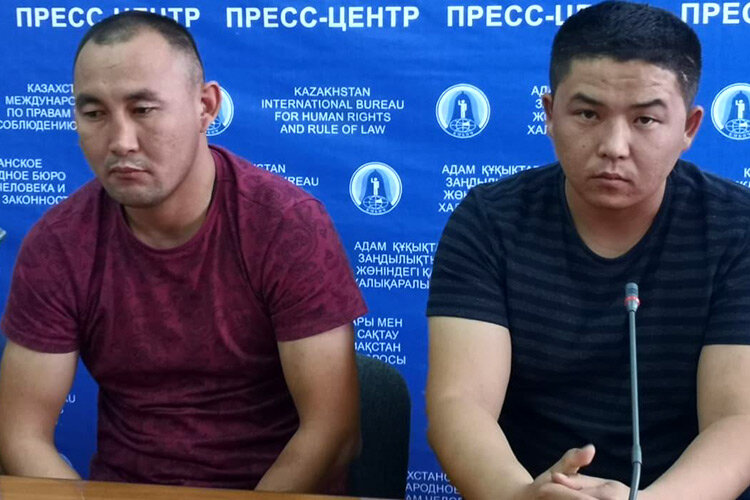 Кастер Мусаканулы и Мурагер Алимулы. Фото с сайта Azattyq.org