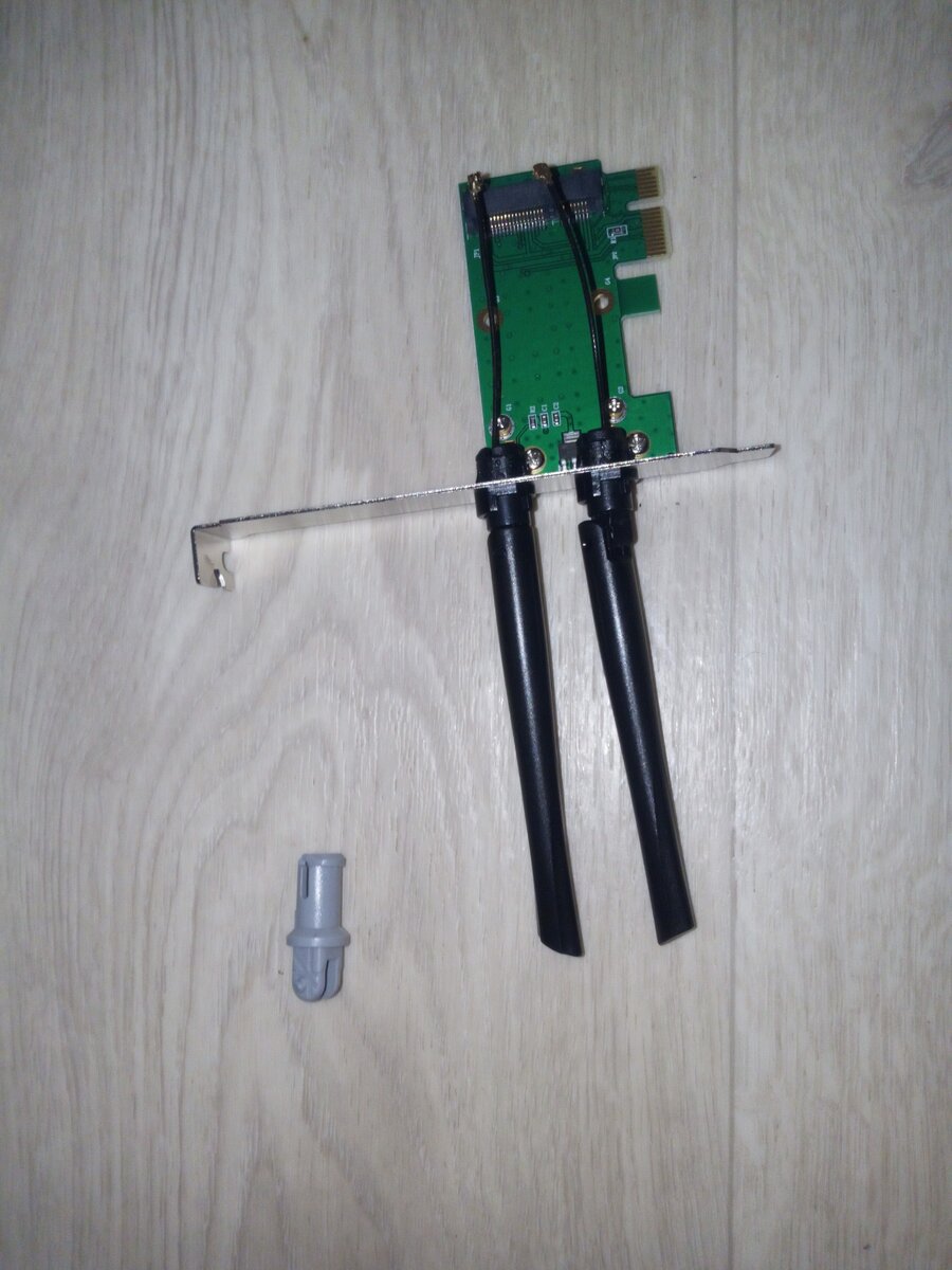 Внешний вид "переходника" для Wi-fi (Вай фай) в стационарном ПК.