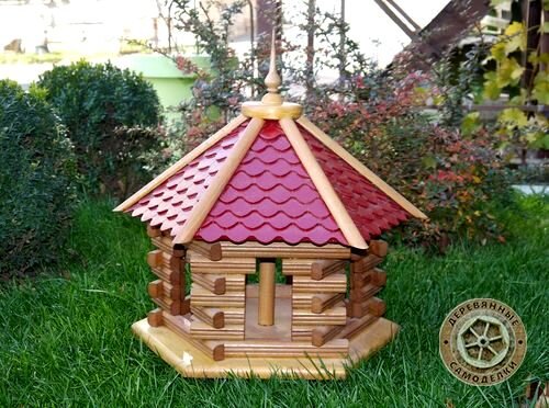 Вариант кормушки со шпилем