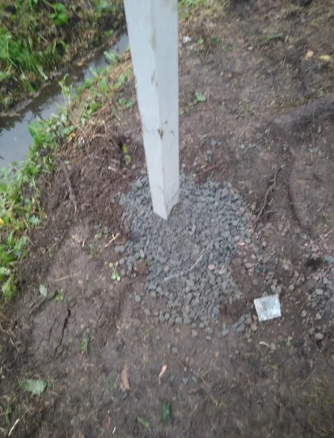 Столб установлен. Все просто.