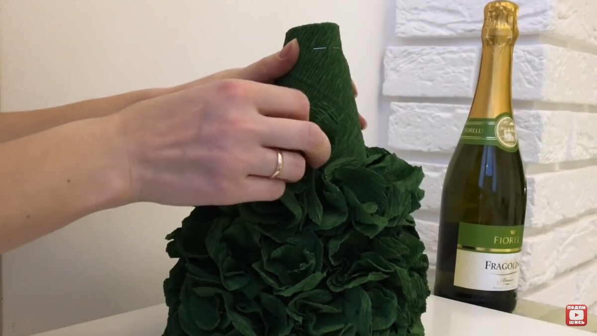 Как украсить бутылку шампанского на Новый год 2016