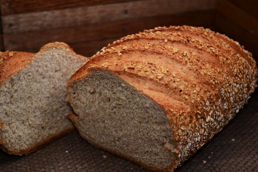 Хлеб при повышенном сахаре. Хлеб ржаной диабетический. Хлебобулочные изделия для диабетиков. Хлеб для диабетиков хлебцы. Хлеб для сахарного диабета.