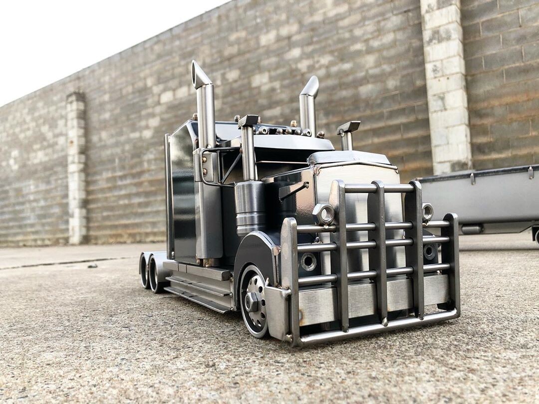 Автор фотографии и работы - Metal Models