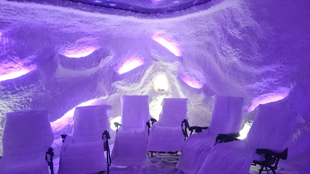 Соляная комната в космическом стиле в СПА-салоне 