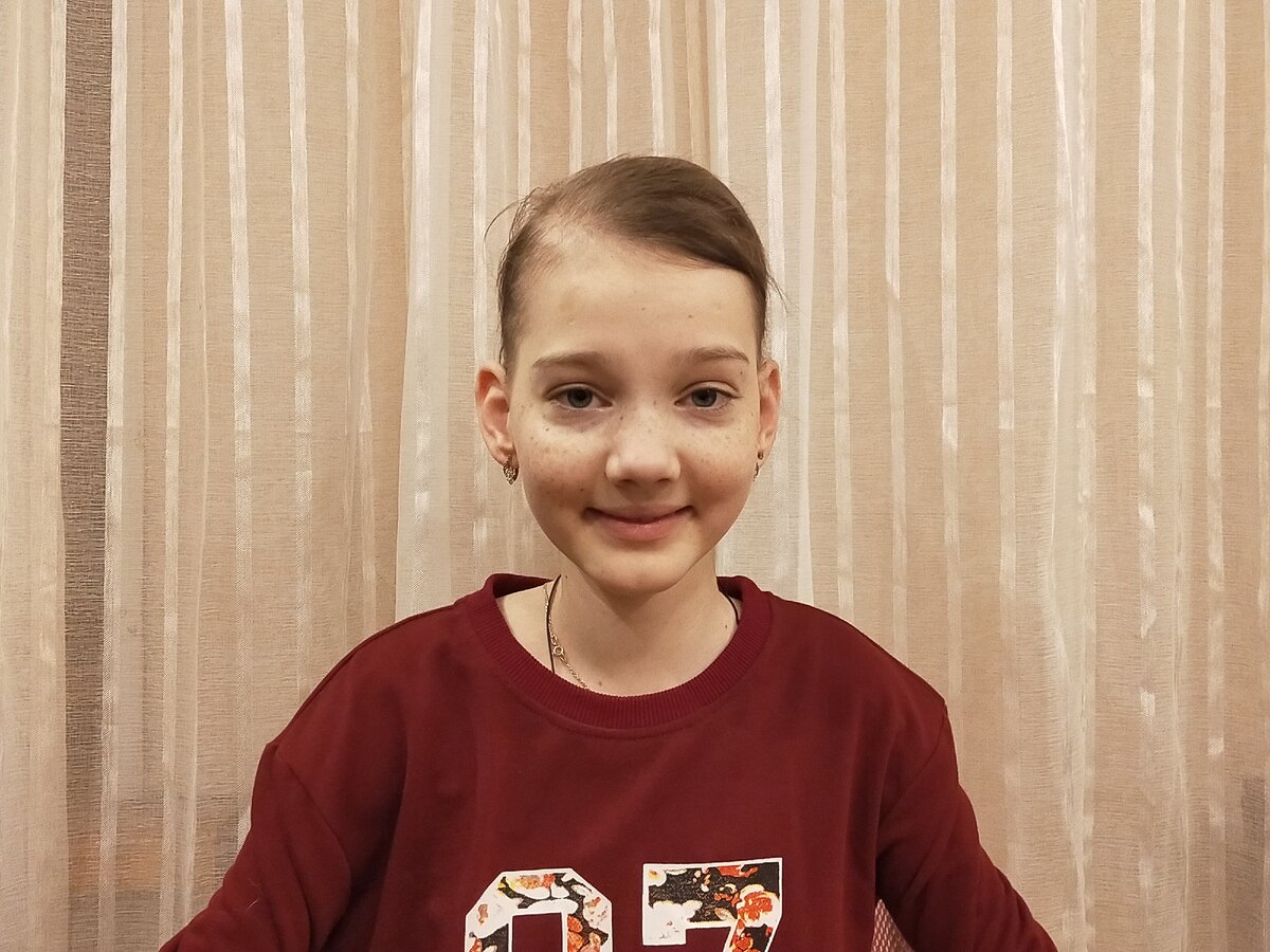 Алене 17 лет и пока она передвигается только в инвалидной коляске