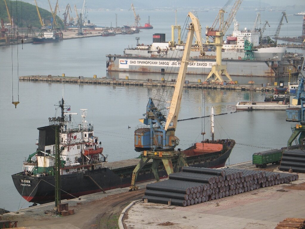 восточный порт угольный терминал. порт восточные ворота. находкинский морской торговый порт, г. порт восточные ворота находка. порт восточные ворота.