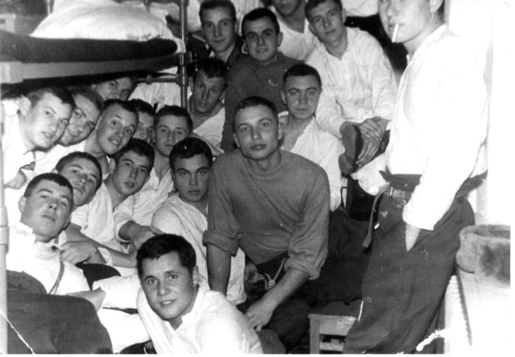 Курсанты Армавирского лётного училища. Фото с форума выпускников АВВАКУЛ.