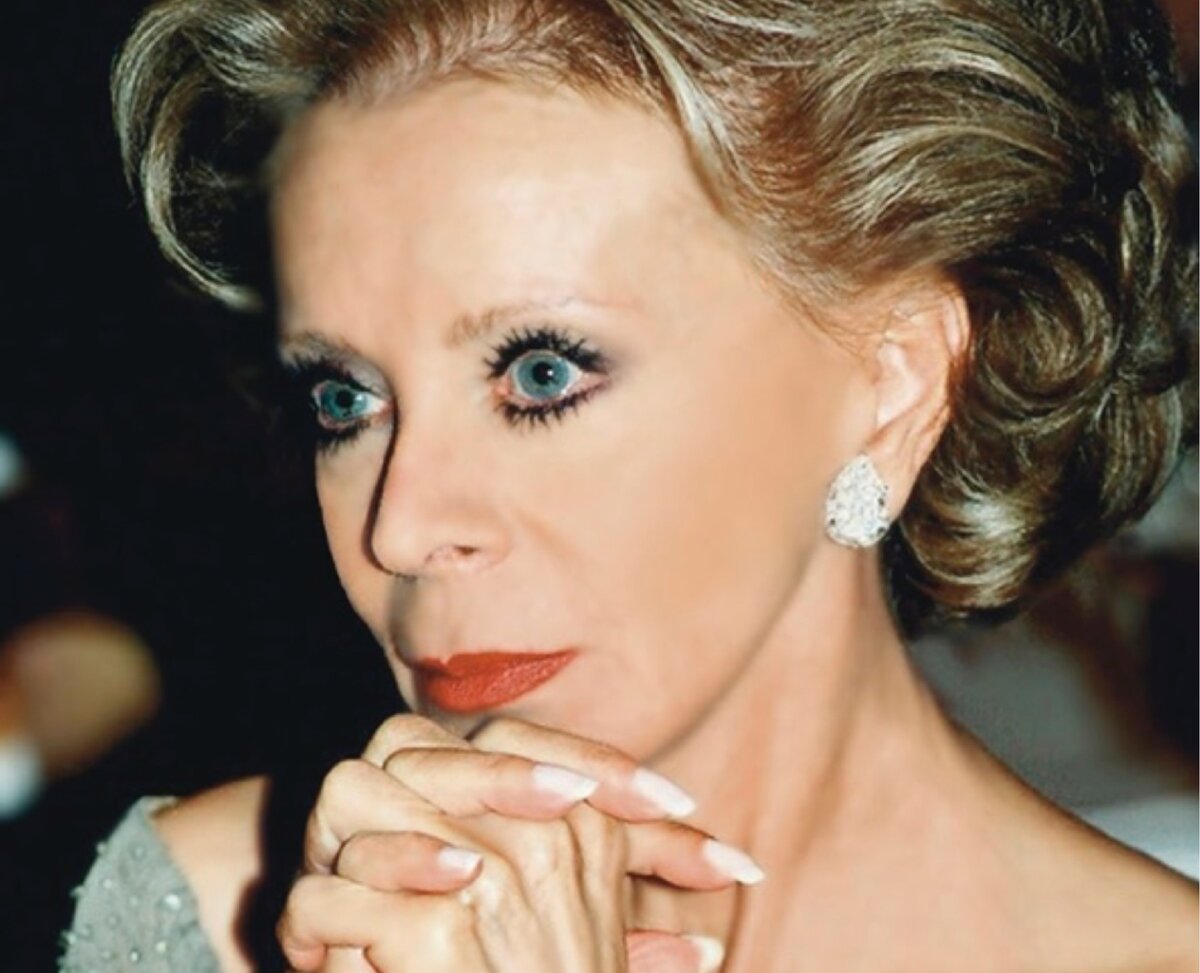 Лили Сафра - красивая женщина с непростой судьбой