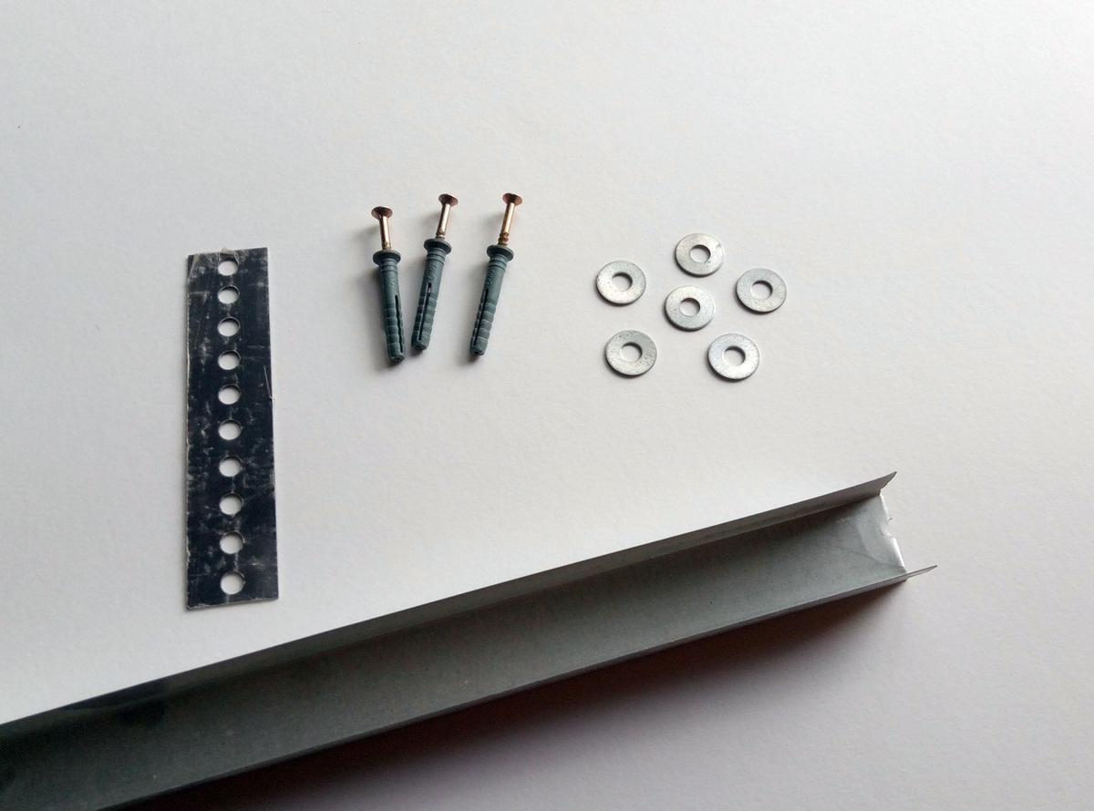 Это все что нужно для фиксации штатива на стене