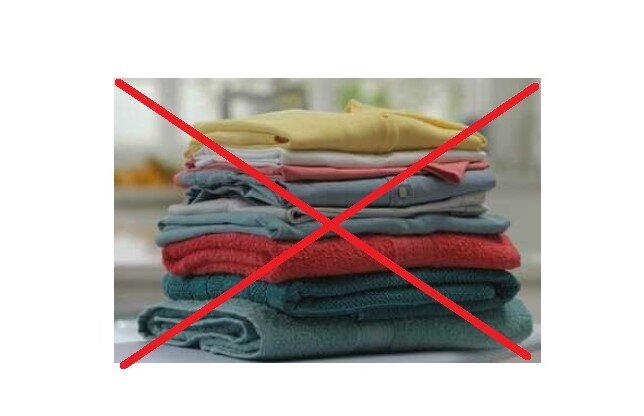 Вот так вещи складывать не надо . Очень неразумно.