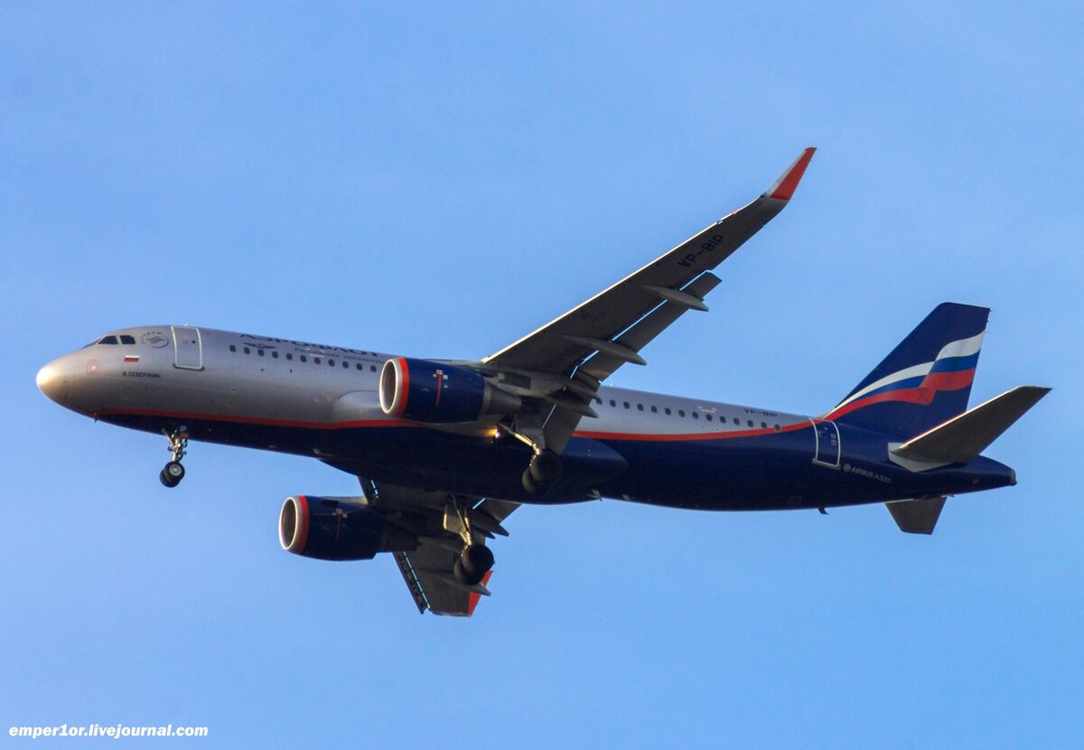 Airbus A320-214 VP-BIP рейсом SU39 Санкт-Петербург - Москва