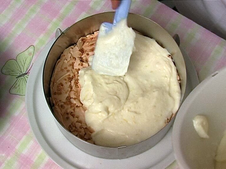 Торт лимонный с безе. Все вкусы сошлись в этом торте.