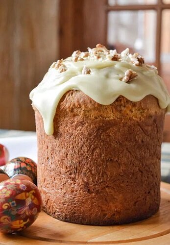 Невозможно представить пасхальный кулич без белоснежной глазури