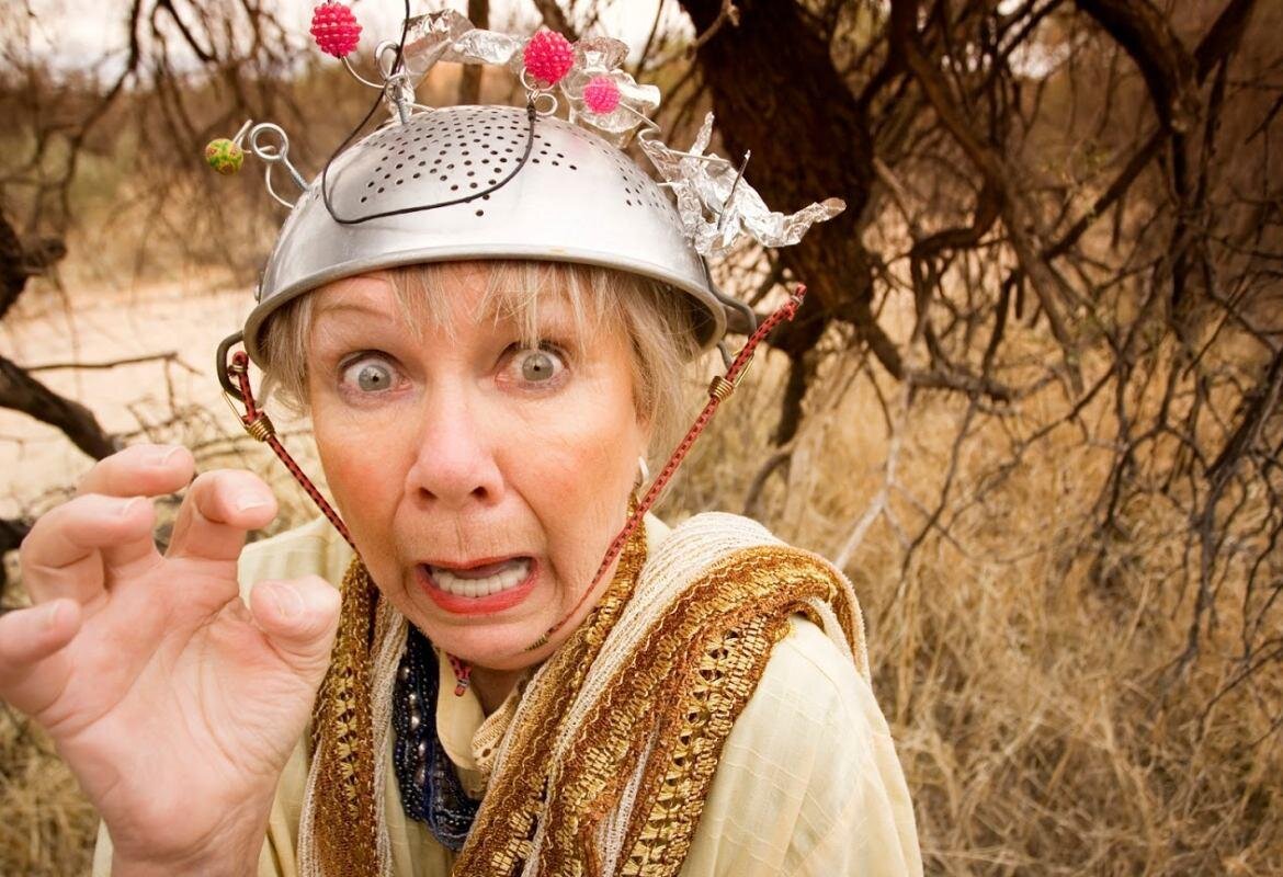 Кричащая девушка. Crazy woman. Креативная девушка. Испуганная девушка. Женщина в истерике.