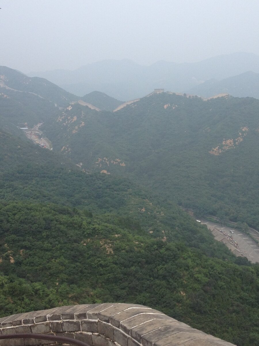 Ничего не стала мудрить с названием, пожалуй и не к чему...Я очень старалась передать эмоции, которые меня переполняли и захлестывали во время посещения, этого поистине величественного строения) обязательно, будет проза нельзя оставить это без всех тонкостей и подробностей...Есть отдельная тема поклонения и любви, самих китайцев, своим памятникам истории, архитектуры и культуры, но об этом позже...