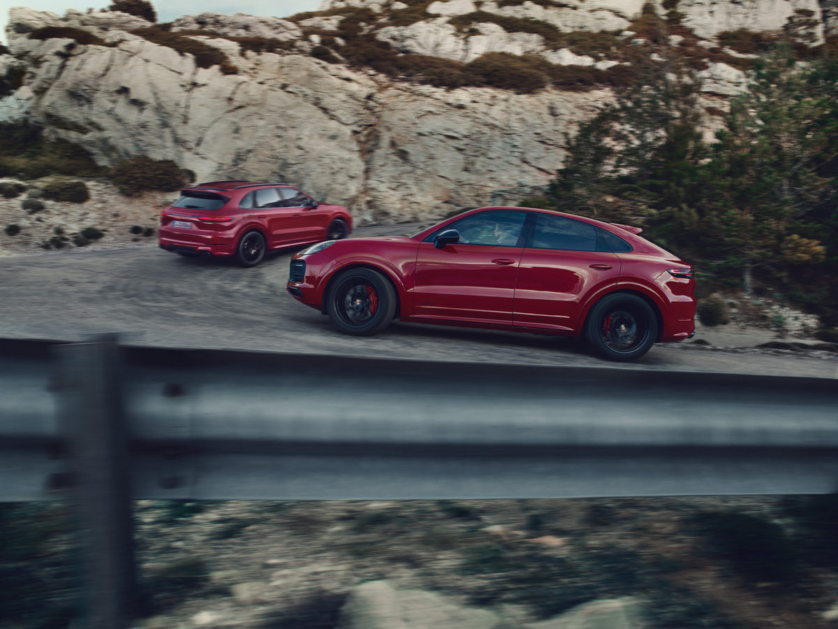 Теперь вновь с восьмицилиндровым двигателем: новые модели Cayenne GTS