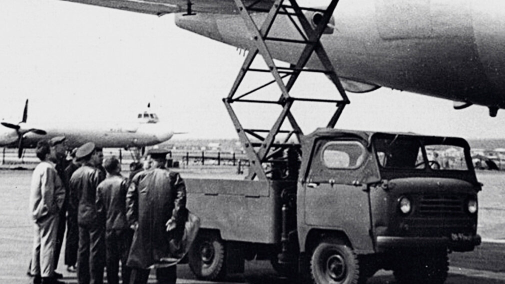 Авиационный подъемник А-64