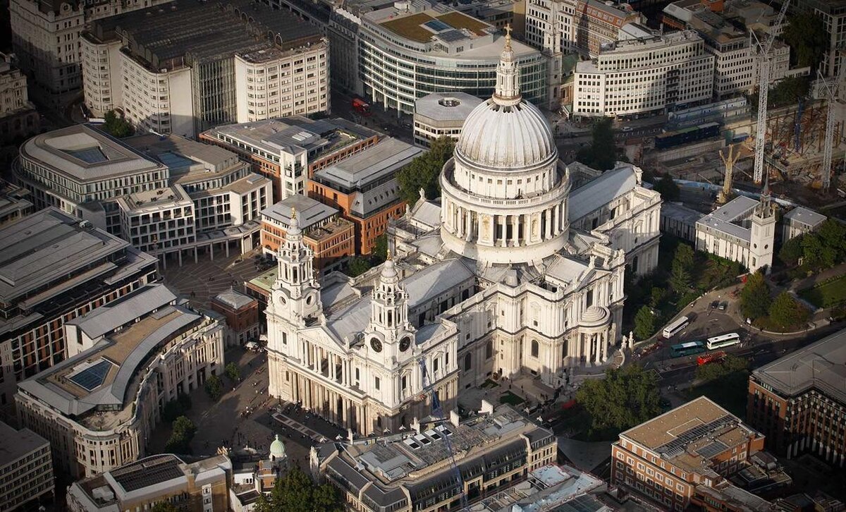 Собор св. Павла в Лондоне. Современный вид сверху.