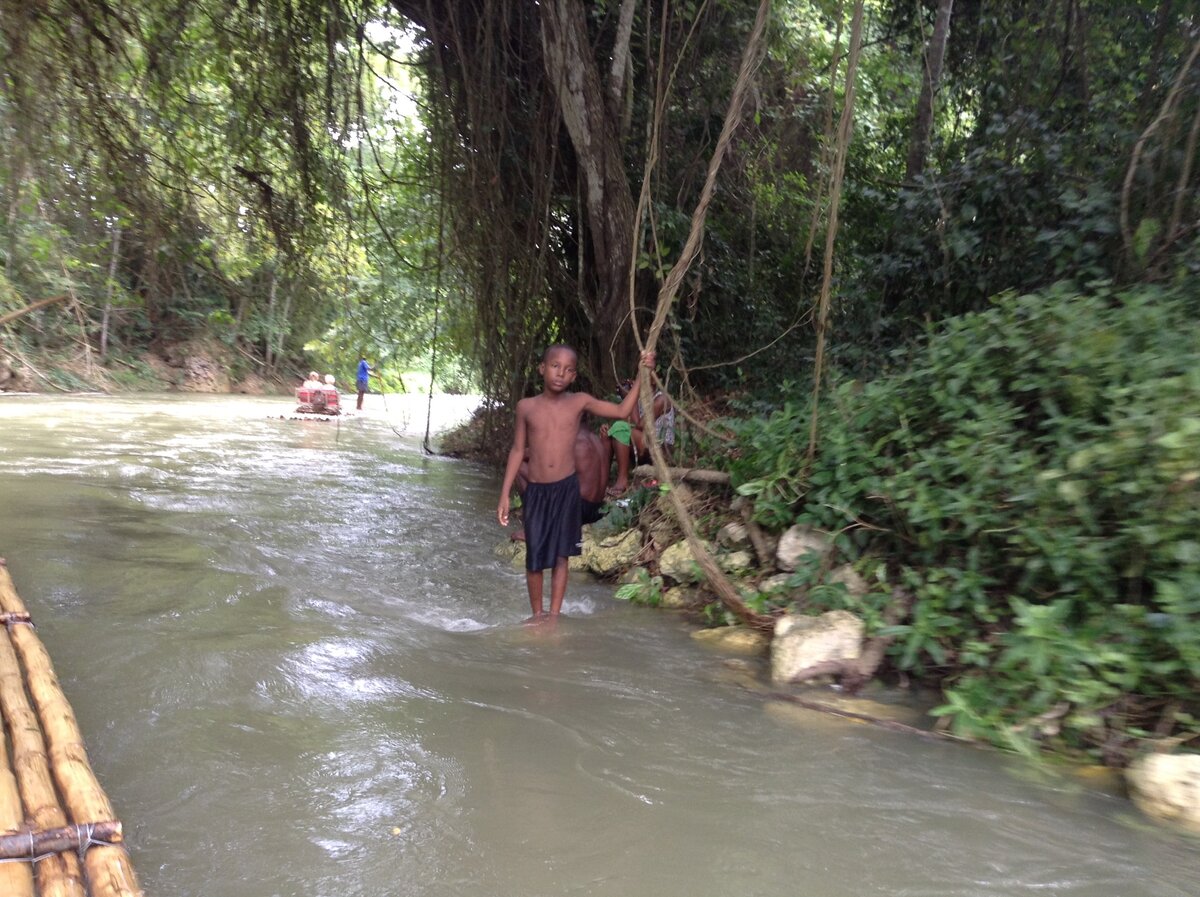 Из личного архива: местные детишки
