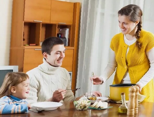 Первую тарелку - мужу!