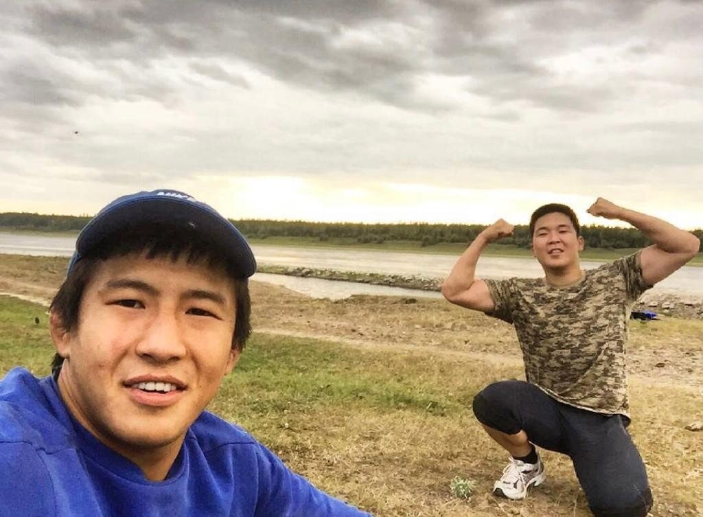 Фото из социальных сетей: Николай Охлопков и Айсен Конобулов