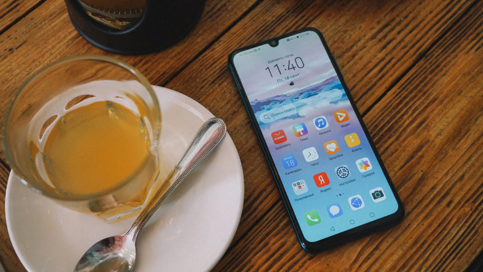 Цена на хитовую модель от Honor опустилась ниже 15 000 рублей: AMOLED-дисплей, Kirin 710F, Sony IMX5863