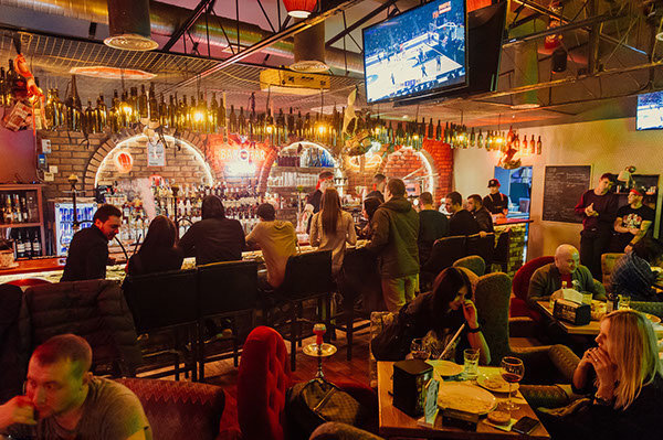 Не смог найти в своем фотоархиве места, где я тогда был. Так что пришлось искать в открытых источниках. Встречайте - Bar ne Bar.