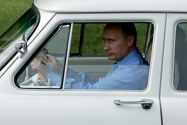 Мама, как глава семьи, решила оставить машину сыночку