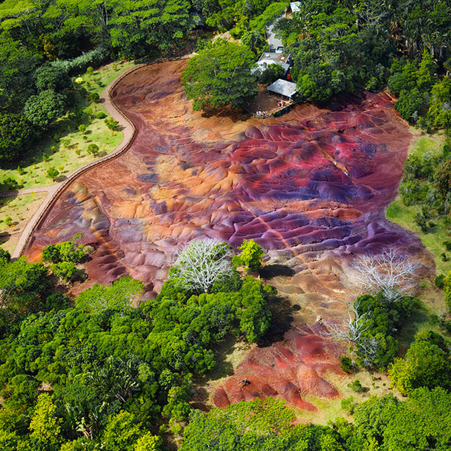 Дюны шамарель. Семицветные пески маврикия. Маврикий пески шамарель. Геопарк «шамарель» маврикий. Цветные пески шамарель маврикий.
